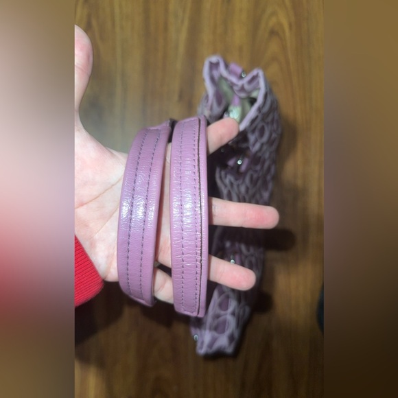 Coach Ashley Signature satchel in purple sateen and patent leather - Picture 9 of 10